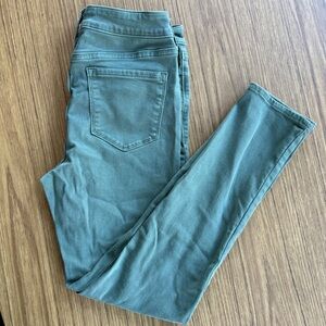 Old Navy Rockstar Super Skinny Jeans Olive Green Women’s Size 10